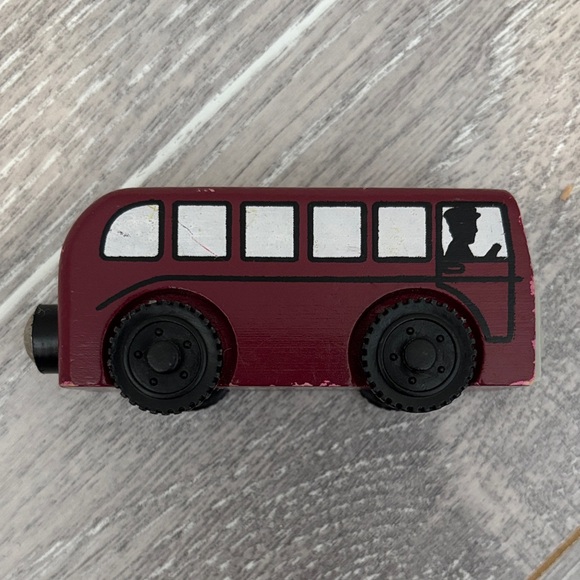 Wooden Bertie - Picture 7 of 8